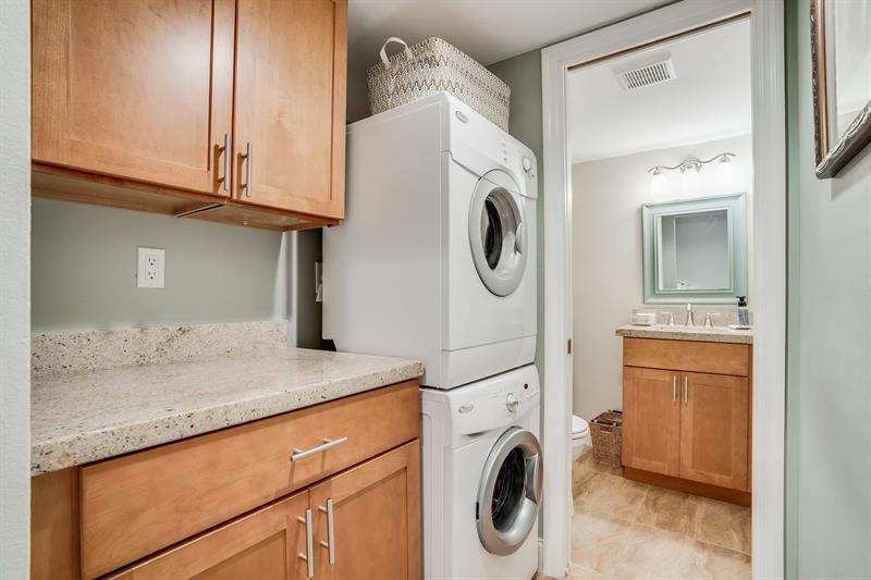 Image 23 of 34 For 658 Kensington Pl  11b