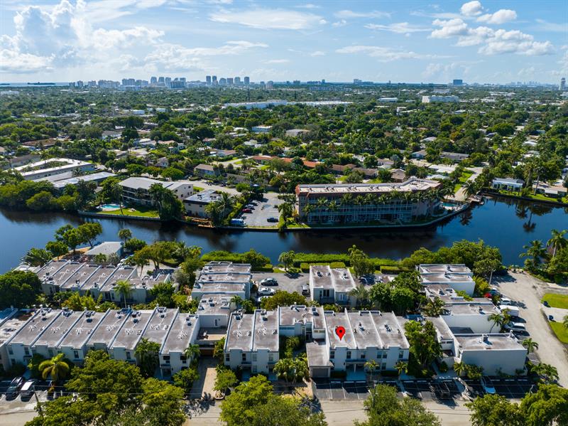 Image 30 of 34 For 658 Kensington Pl  11b