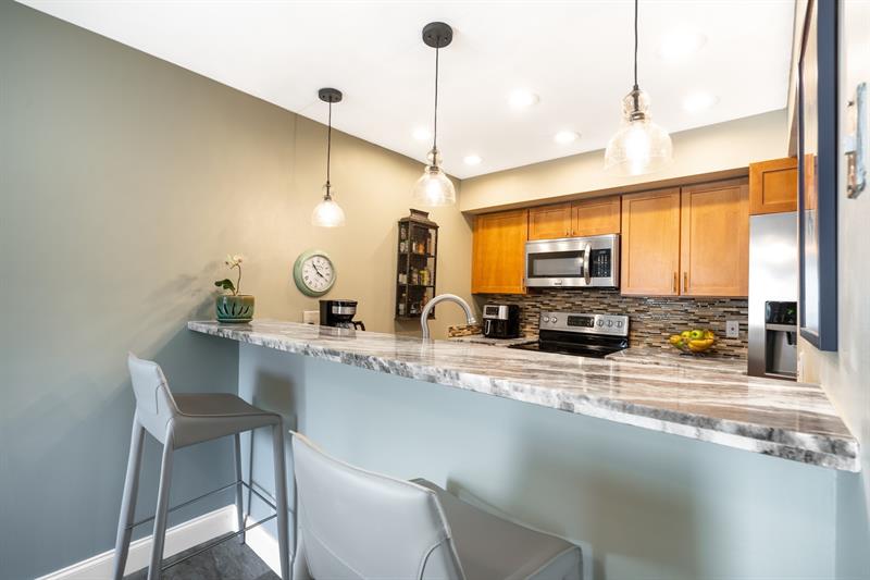 Image 7 of 34 For 658 Kensington Pl  11b