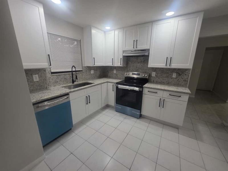 Image 3 of 25 For 11532 43rd St