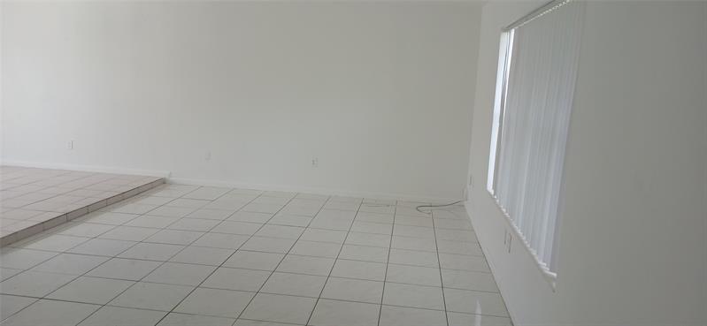 Image 7 of 27 For 8760 181st Ter