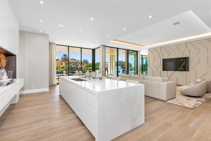 Image 28 of 96 For 68 Isla Bahia Drive