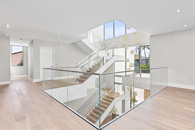 Image 45 of 96 For 68 Isla Bahia Drive