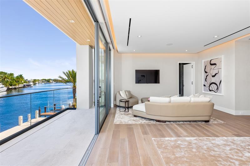 Image 50 of 96 For 68 Isla Bahia Drive