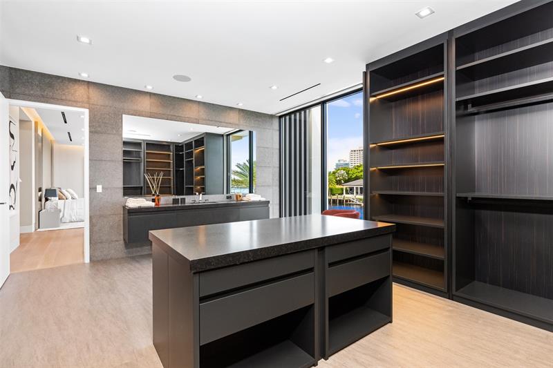 Image 60 of 96 For 68 Isla Bahia Drive