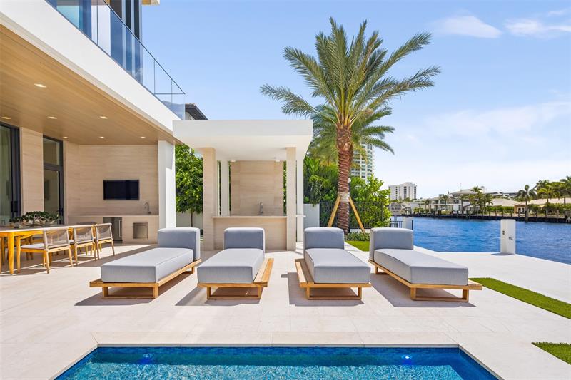 Image 71 of 96 For 68 Isla Bahia Drive