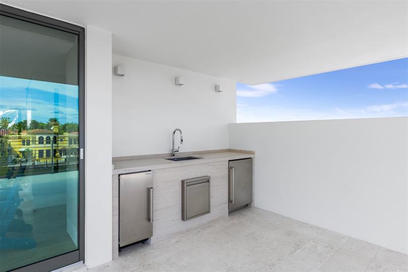 Image 90 of 96 For 68 Isla Bahia Drive
