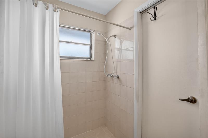Image 36 of 65 For 5310 31st St