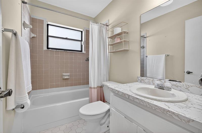 Image 39 of 65 For 5310 31st St
