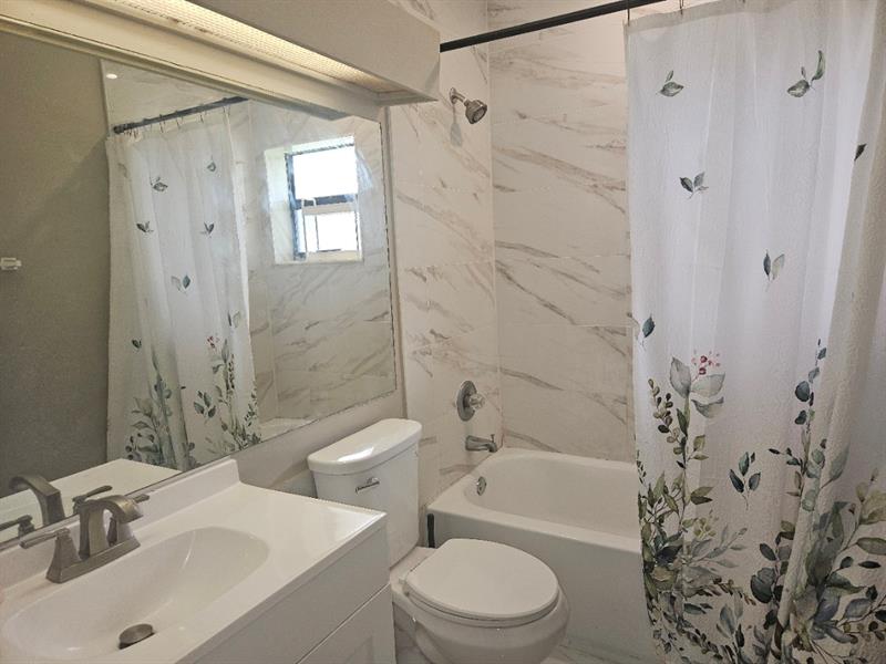 Image 18 of 50 For 2738 Carambola Cir  1913