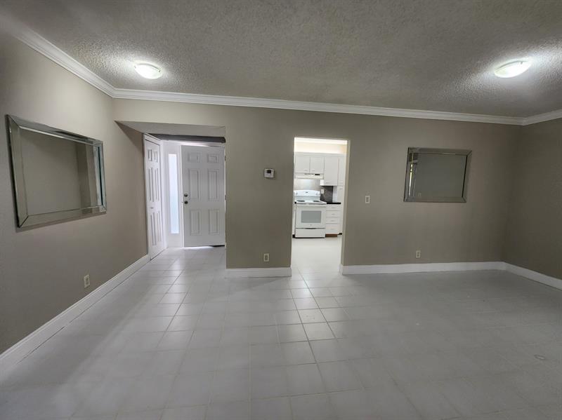 Image 20 of 50 For 2738 Carambola Cir  1913