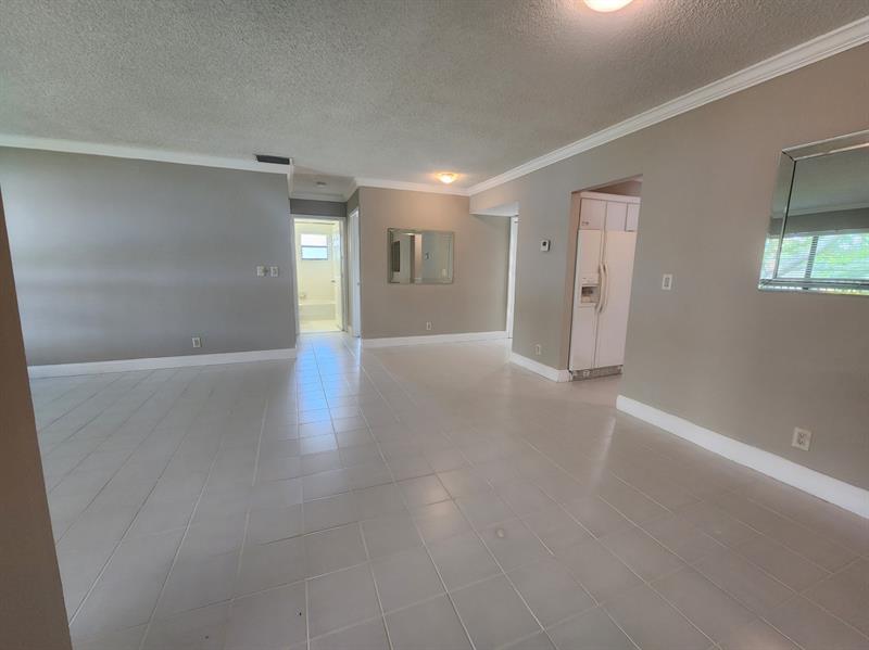 Image 21 of 50 For 2738 Carambola Cir  1913