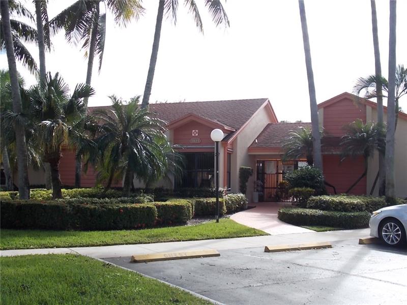 Image 28 of 50 For 2738 Carambola Cir  1913