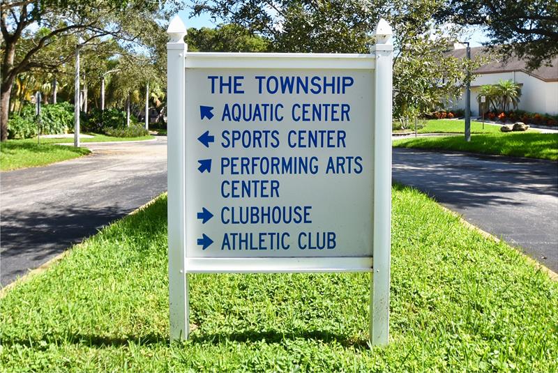 Image 30 of 50 For 2738 Carambola Cir  1913