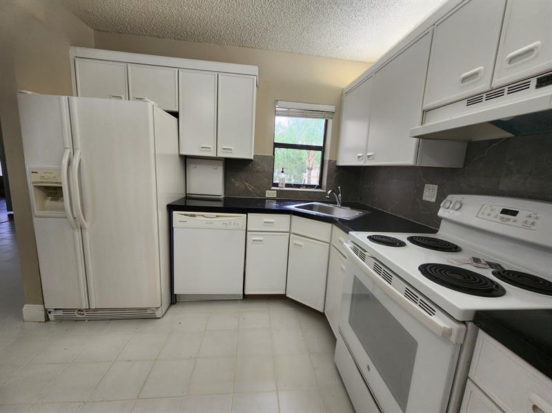 Image 7 of 50 For 2738 Carambola Cir  1913