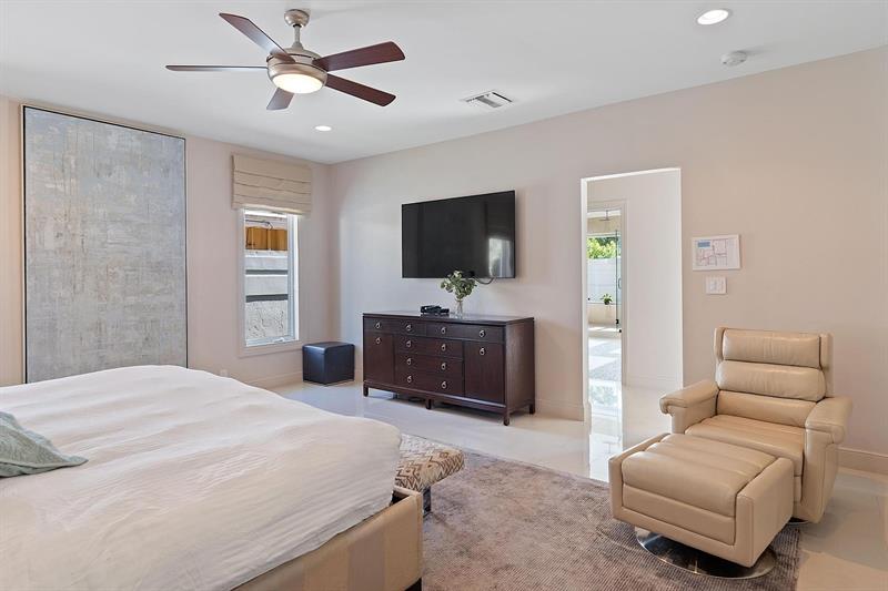 Image 30 of 55 For 3050 43rd St