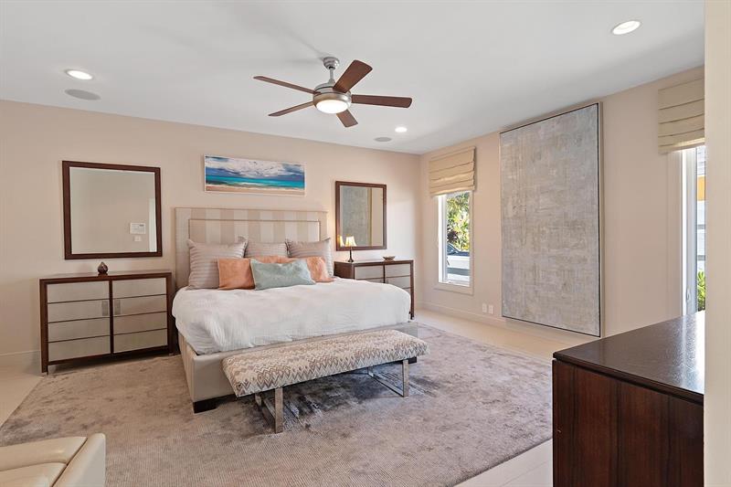 Image 31 of 55 For 3050 43rd St