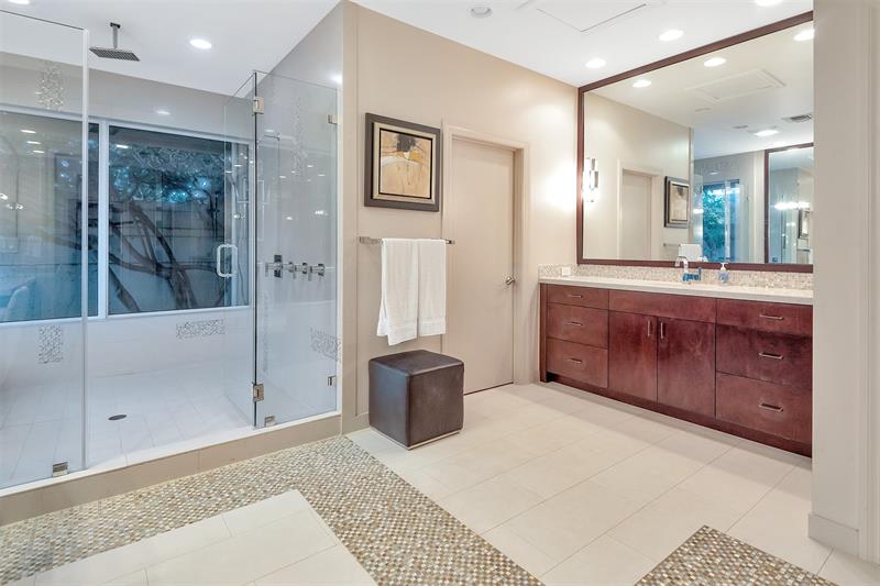 Image 33 of 55 For 3050 43rd St
