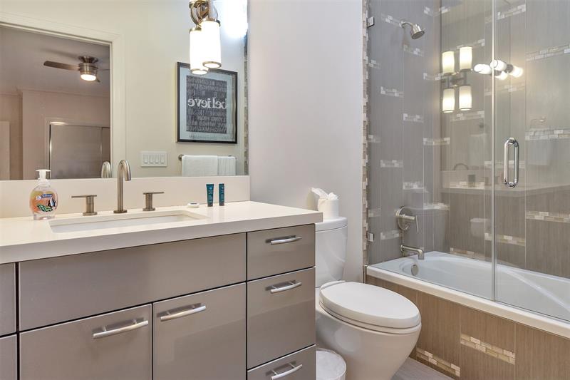 Image 44 of 55 For 3050 43rd St