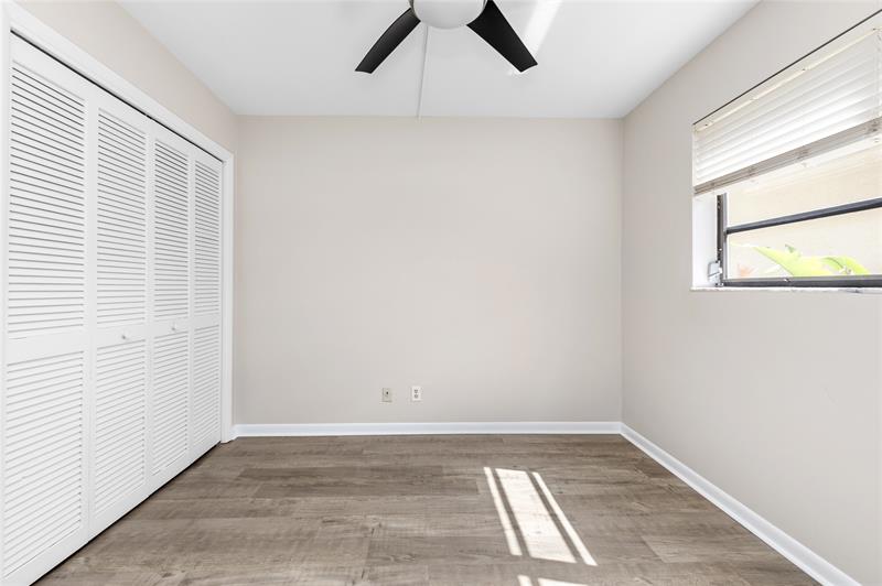 Image 21 of 34 For 1759 39th Ct  1305