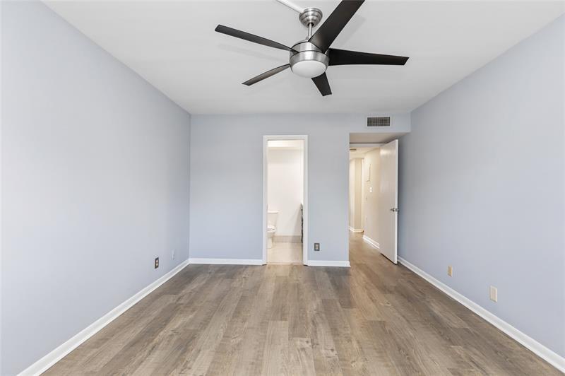 Image 26 of 34 For 1759 39th Ct  1305