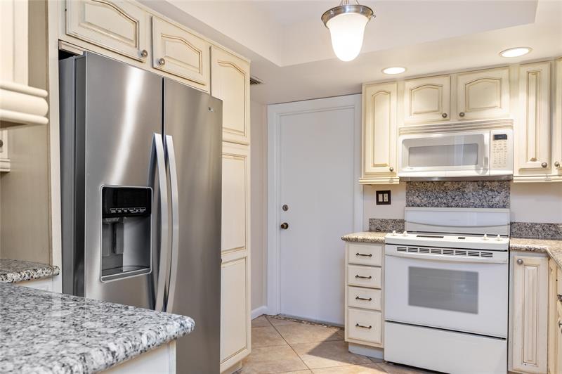 Image 8 of 34 For 1759 39th Ct  1305