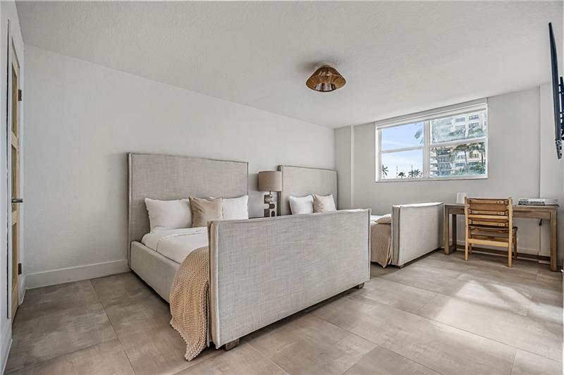 Image 7 of 21 For 5200 Ocean Blvd  109