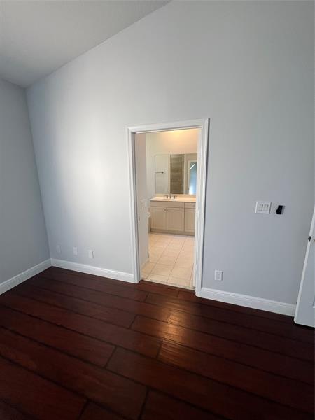 Image 11 of 30 For 3318 Lakeside Dr