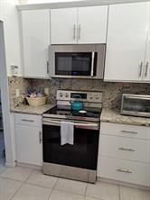 Image 10 of 22 For 3850 Washington St  810