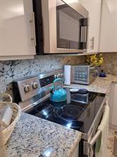 Image 12 of 22 For 3850 Washington St  810