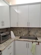 Image 9 of 22 For 3850 Washington St  810