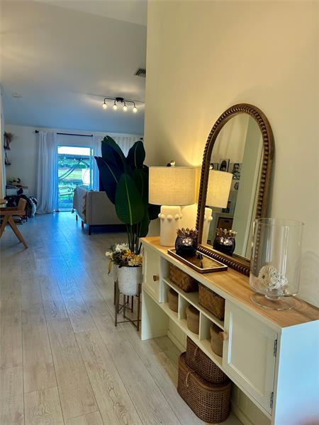 Image 4 of 42 For 1690 Zenith Way
