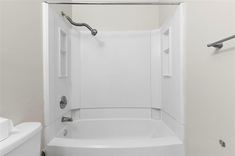 Image 11 of 18 For 2401 Riverside Dr  518b