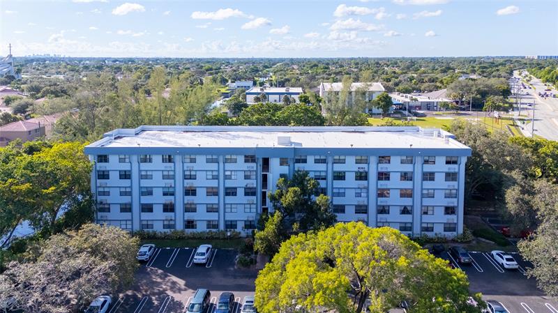 Image 13 of 18 For 2401 Riverside Dr  518b