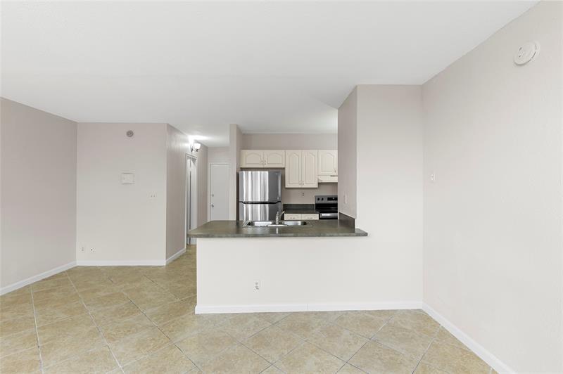 Image 3 of 18 For 2401 Riverside Dr  518b