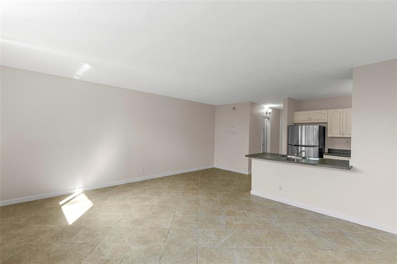 Image 4 of 18 For 2401 Riverside Dr  518b