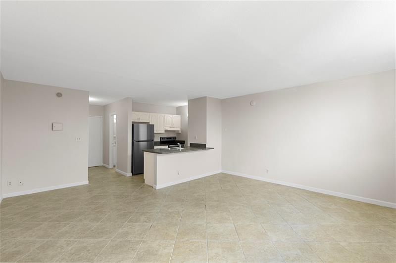 Image 5 of 18 For 2401 Riverside Dr  518b