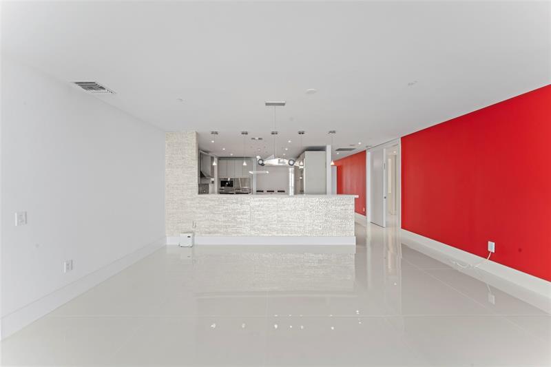 Image 10 of 86 For 5959 Collins Ave  1203