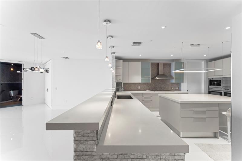 Image 13 of 86 For 5959 Collins Ave  1203
