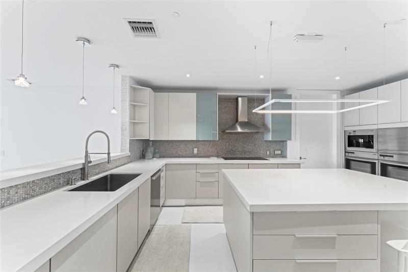 Image 14 of 86 For 5959 Collins Ave  1203