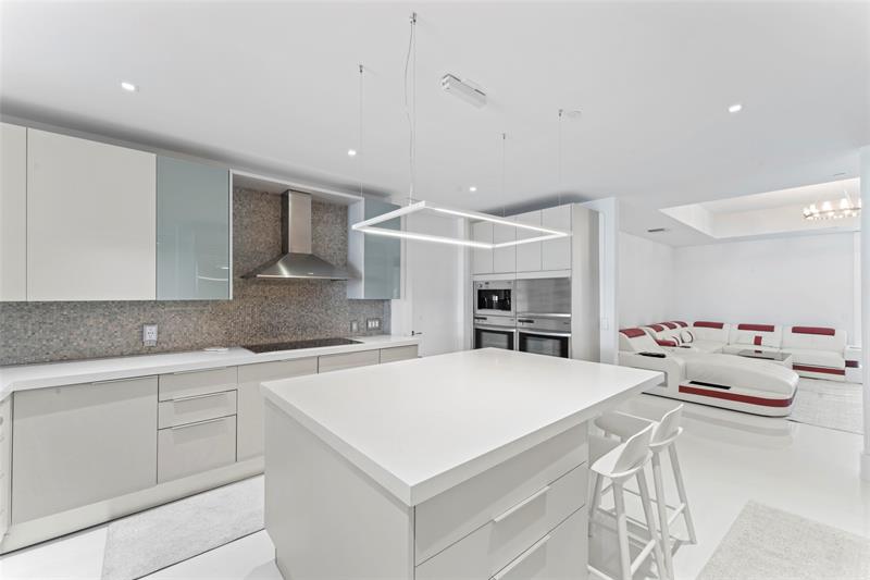 Image 15 of 86 For 5959 Collins Ave  1203