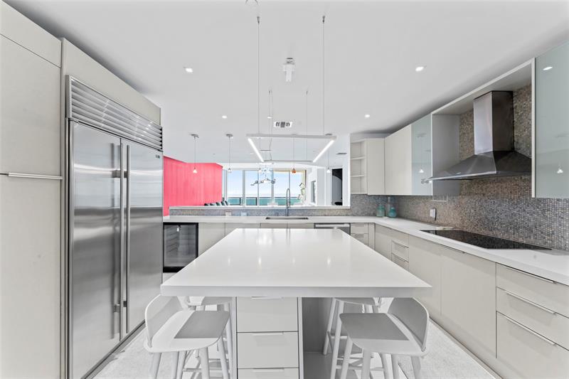 Image 16 of 86 For 5959 Collins Ave  1203