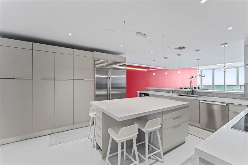 Image 17 of 86 For 5959 Collins Ave  1203