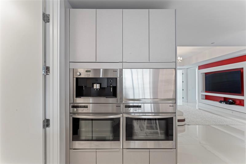Image 18 of 86 For 5959 Collins Ave  1203