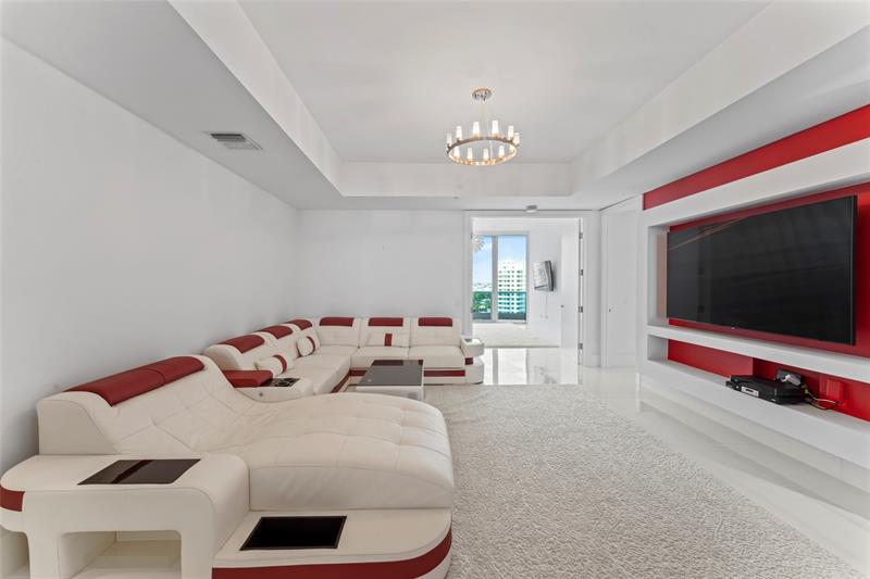 Image 19 of 86 For 5959 Collins Ave  1203