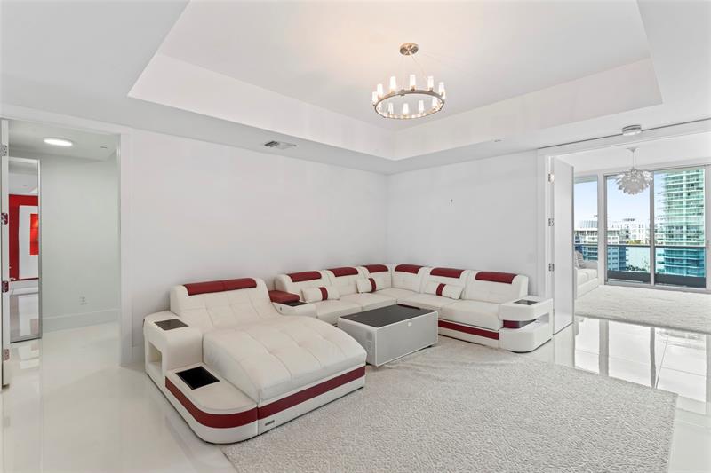 Image 21 of 86 For 5959 Collins Ave  1203