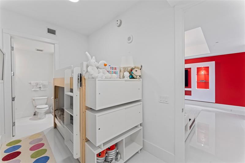 Image 22 of 86 For 5959 Collins Ave  1203