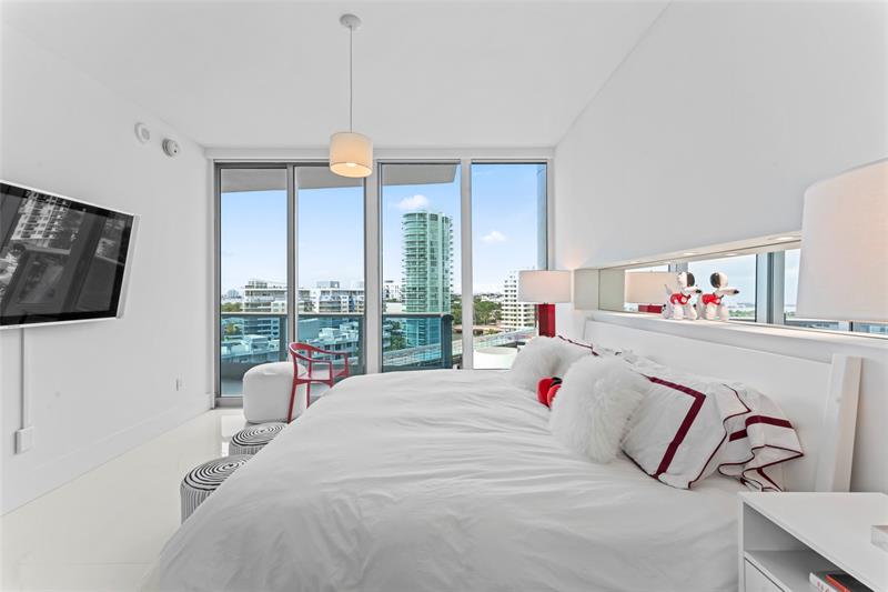 Image 36 of 86 For 5959 Collins Ave  1203