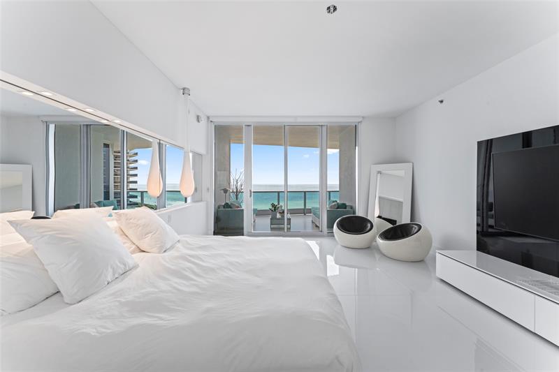 Image 39 of 86 For 5959 Collins Ave  1203