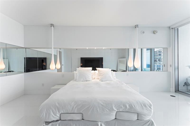 Image 40 of 86 For 5959 Collins Ave  1203